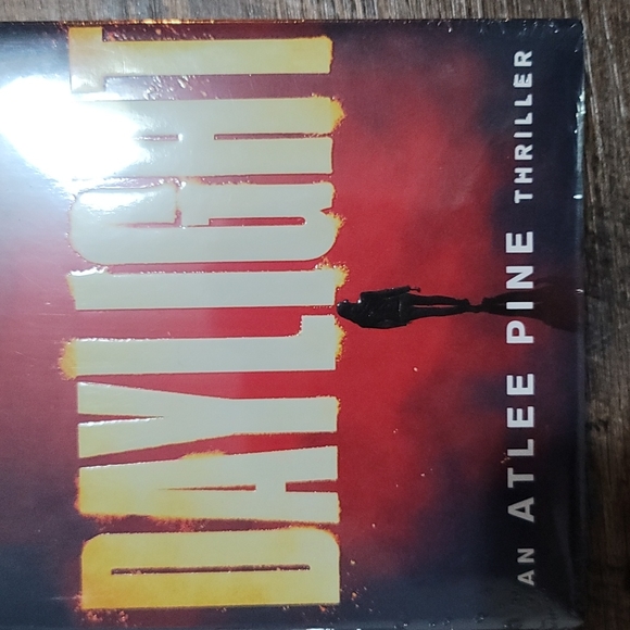 Brand new sealed hardcover book by David Baldacci Title Daylight best selling - Picture 7 of 7